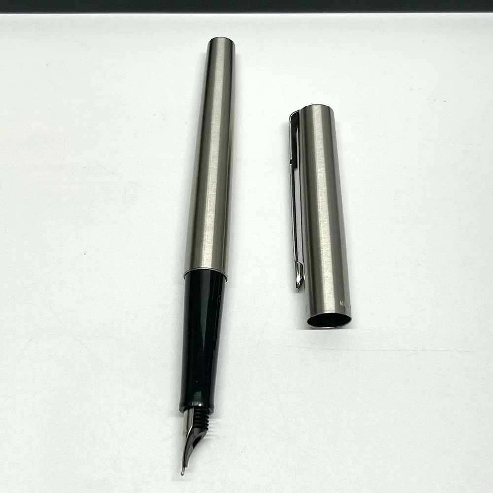 Parker Brushed Steel Fountain Pen M‎ Nib Made In UK In Box No ink